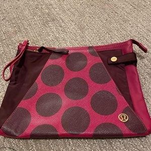 Lululemon in the present pouch